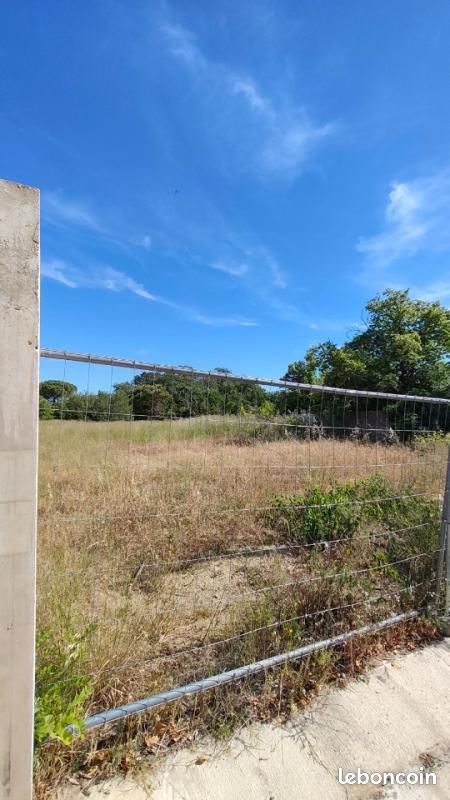 Terrain 617 m² · à Ornaisons · 79 000 €