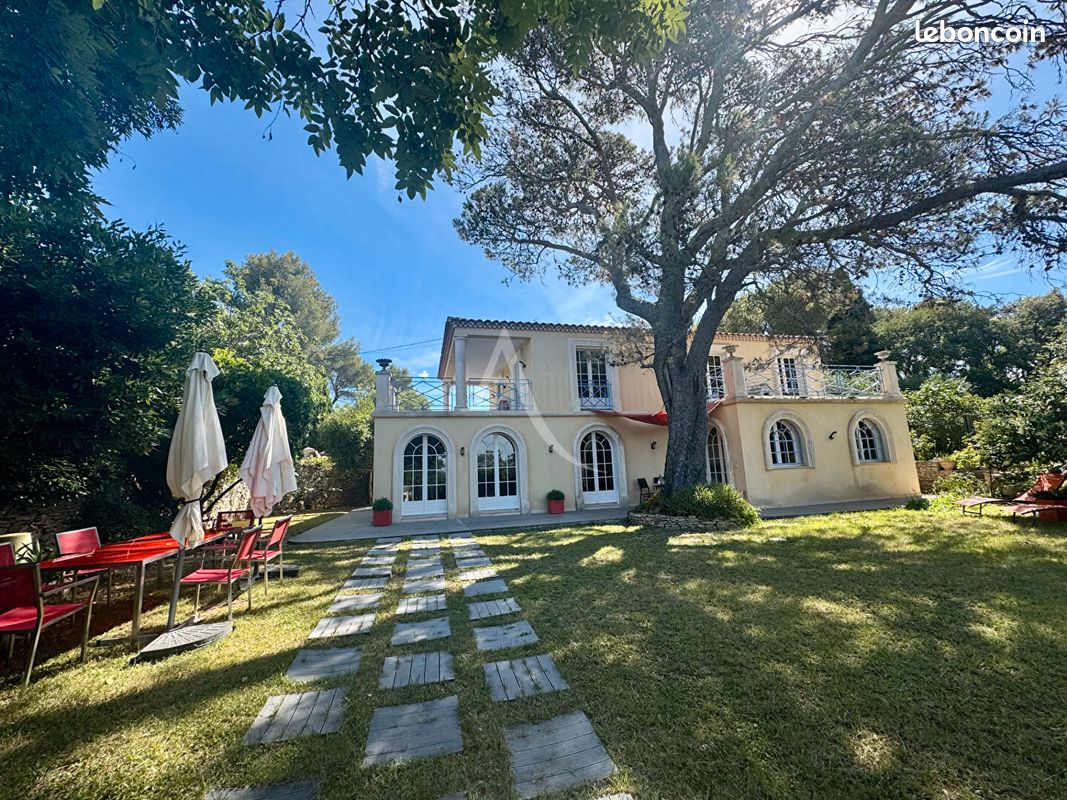 Maison 5 pièces 203 m² · à Nîmes · 203 m² · 1 195 000 €