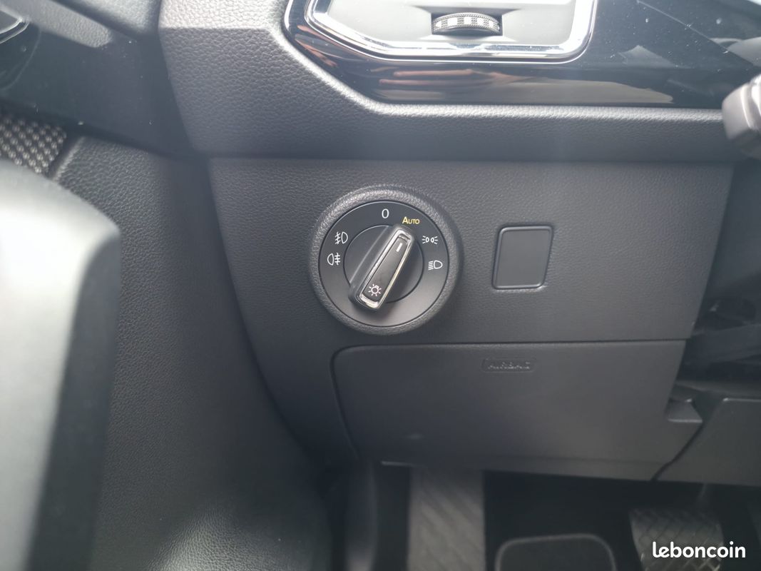 SEAT ATECA 1.4 TSI 150 XCELLENCE / TOIT OUVRANT / ATTELAGE ELECTRIQUe (image 23)
