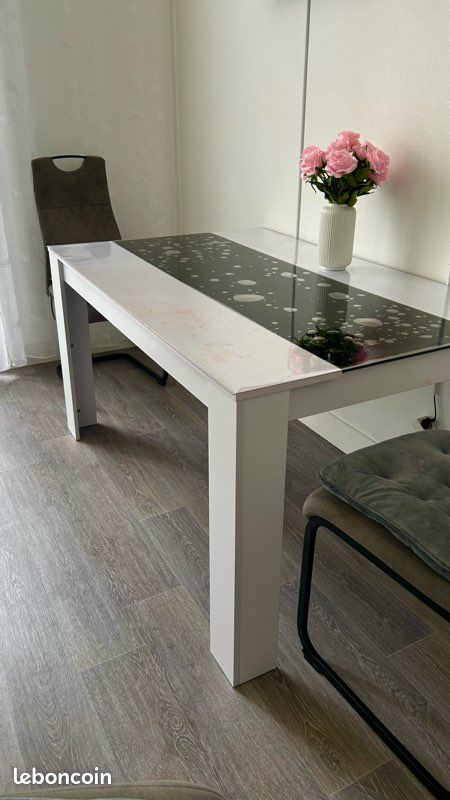 Table (image 1)