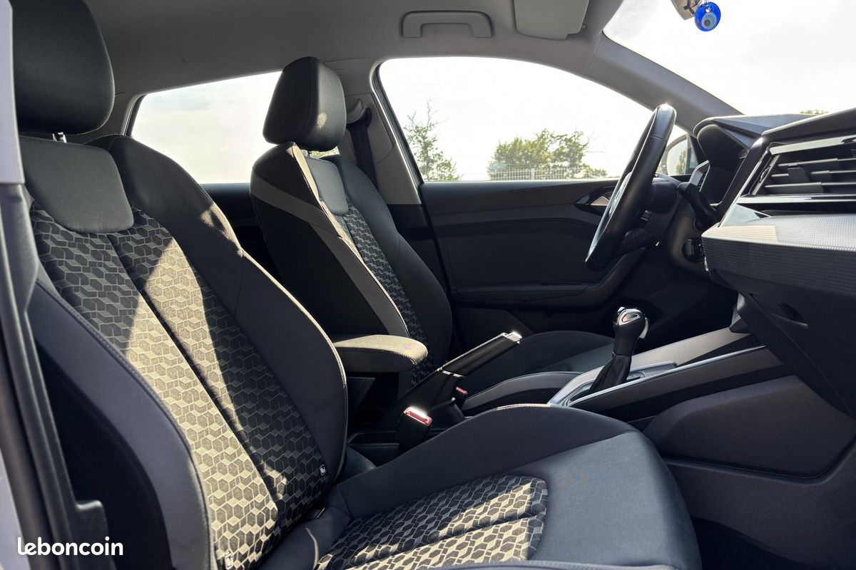 AUDI A1 Sportback 1.0 25 TFSI - 95 - BV S-Tronic SPORTBACK 2019 Advanced COULEUR RARE (image 10)