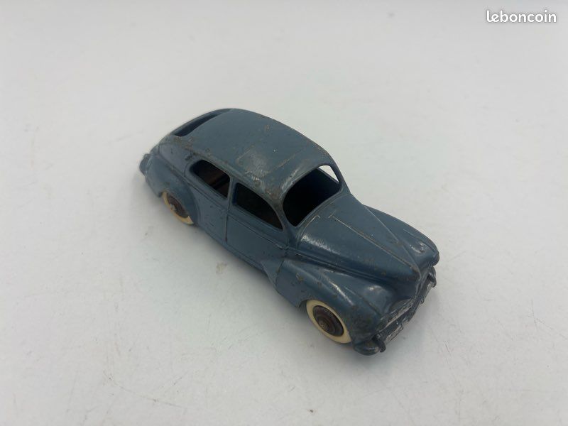 Dinky Toys 24R – Peugeot 203 Grande Lunette Bleue (1/43, France)
