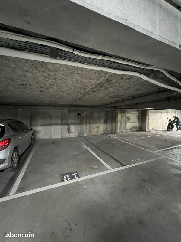 Parking/box Toulouse · 16 900 €