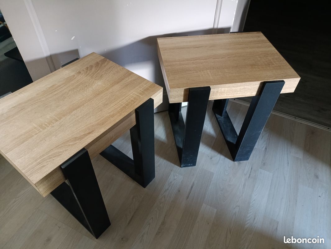 Lot de deux tables d'appoint ou chevet (image 1)