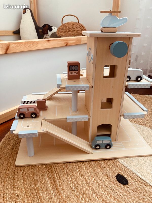 Garage en bois pour enfant .. Parking 3 niveaux piste d'atterrissage.. - Jeux & Jouets