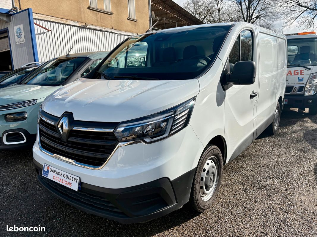 RENAULT Trafic III Fourgon L1H1 2.0 Blue DCI 110cv ATTELAGE (image 1)