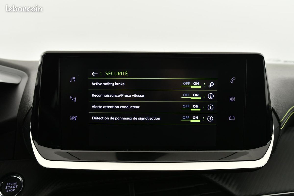 PEUGEOT 208 BlueHDi 100 S&S BVM6 GT (image 28)