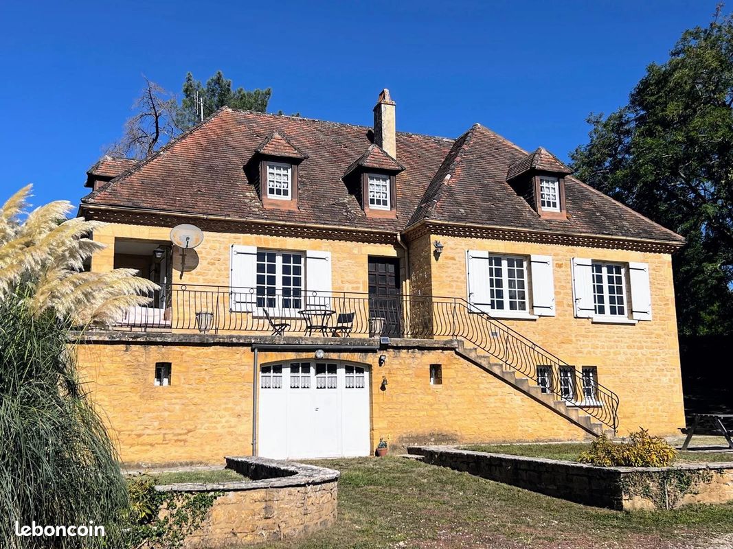 Maison 7 pièces 200 m² · à La Roque-Gageac · 200 m² · 319 000 €