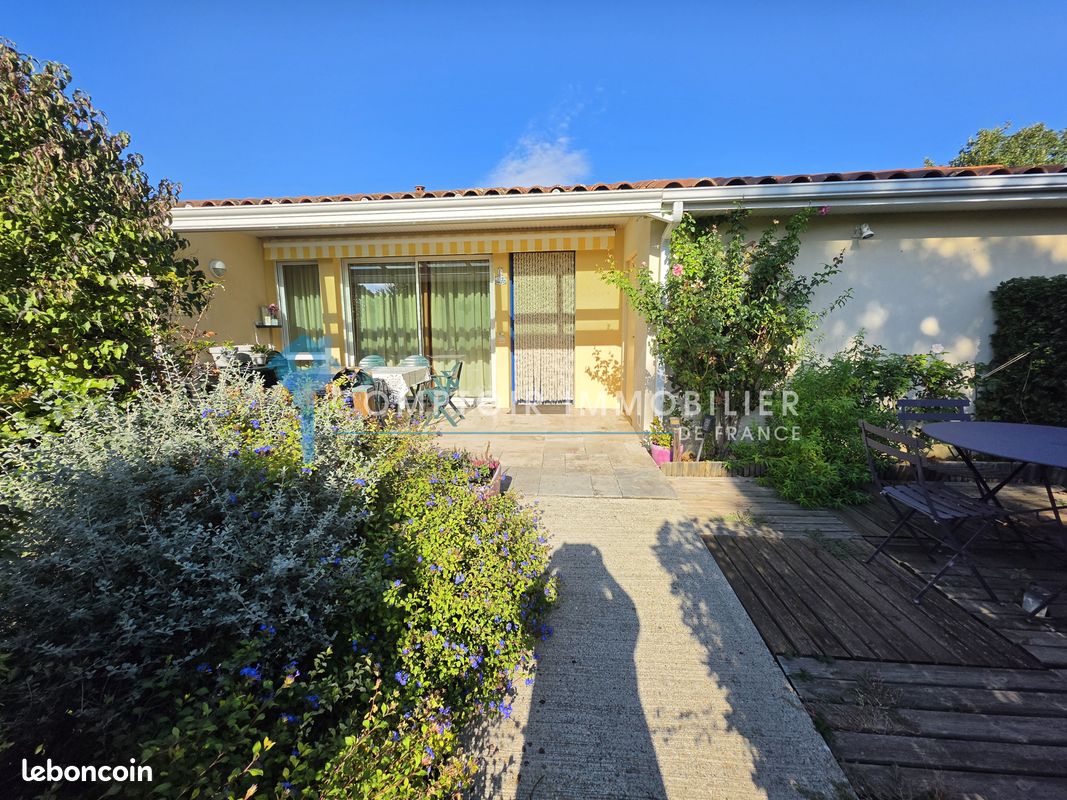 Maison 3 pièces 90 m² · à Ruoms · 90 m² · 285 000 €