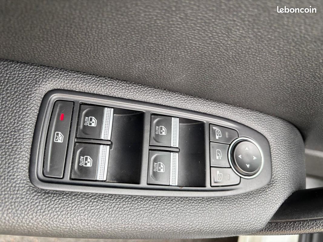 RENAULT CAPTUR 1.0 TCe - 90 II Techno PHASE 1 (image 26)