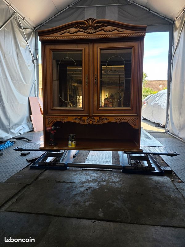 Vitrine en merisier avec un miroir (image 1)