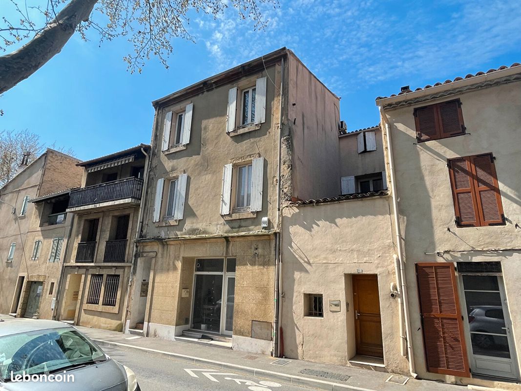 Immeuble 8 pièces 177 m² · à Salon-de-Provence · 177 m² · 525 000 €