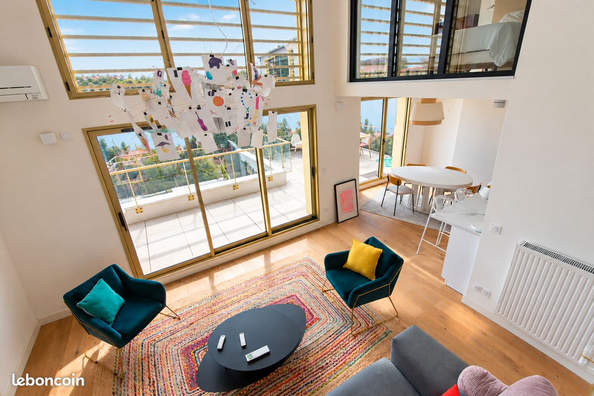 Appartement 4 pièces 105 m² · à Bordeaux · 105 m² · 2 490 €/mois