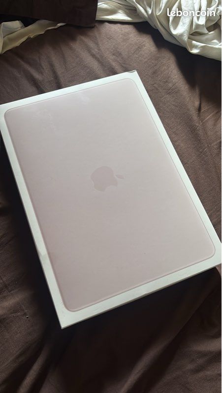 MacBook neo (image 3)