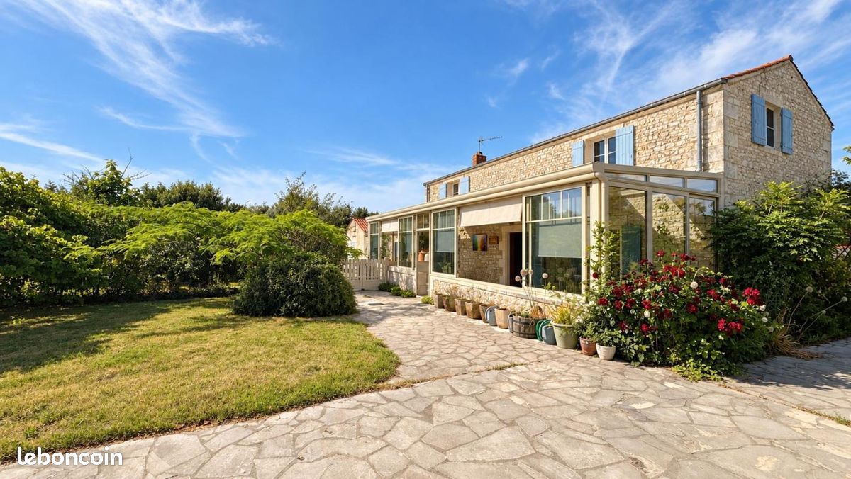 Maison 7 pièces 204 m² · à Saint-Xandre · 204 m² · 449 000 €