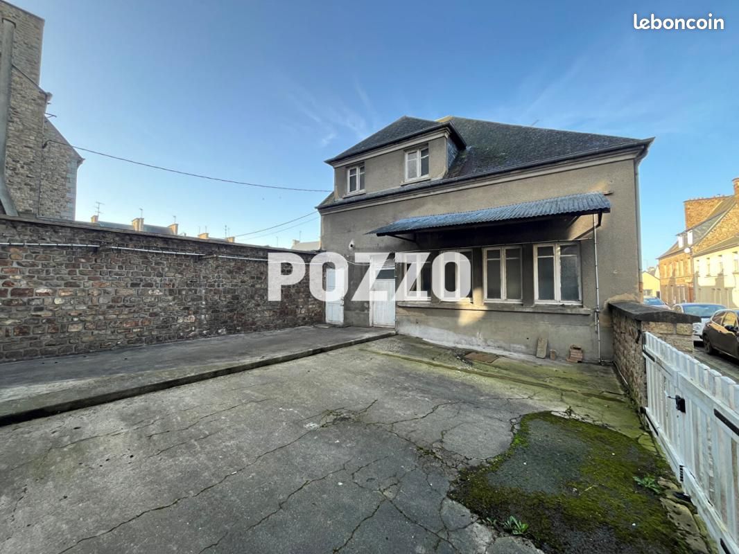 Maison 2 pièces 135 m² · à Saint-Hilaire-du-Harcouët · 135 m² · 60 500 €