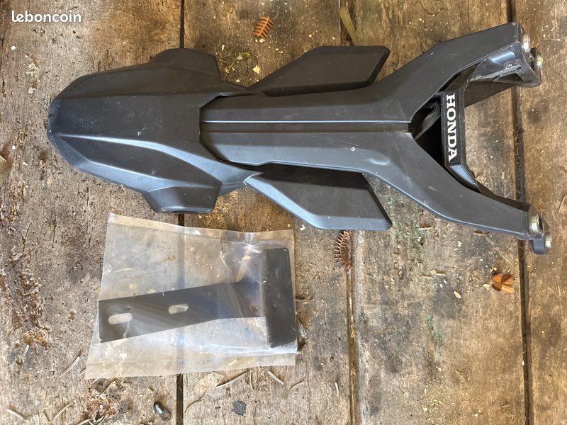 Support de plaque d’immatriculation original Honda 650 R (image 1)