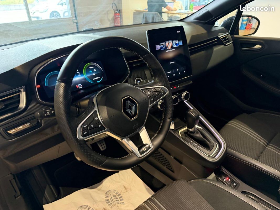 Renault clio e-tech engineered full hybrid 145 (image 10)