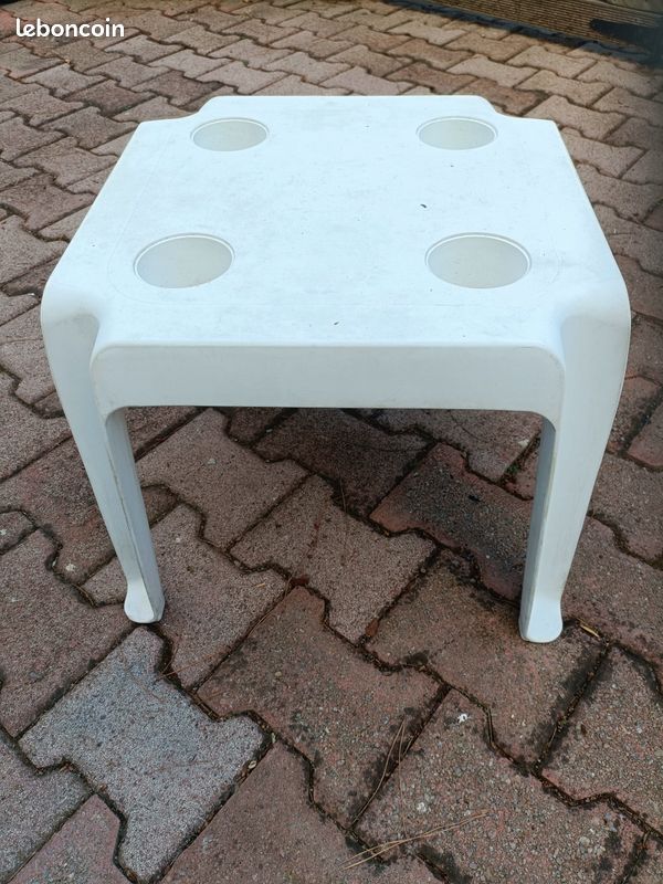 Table d'extérieur (image 1)