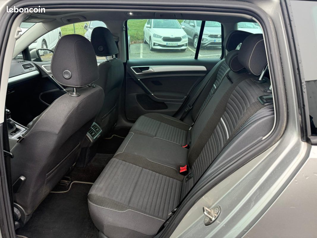 VOLKSWAGEN GOLF SW 1.6 TDI 105 BlueMotion Technology 4Motion Série Spéciale Cup - Toit Panoramique (image 7)