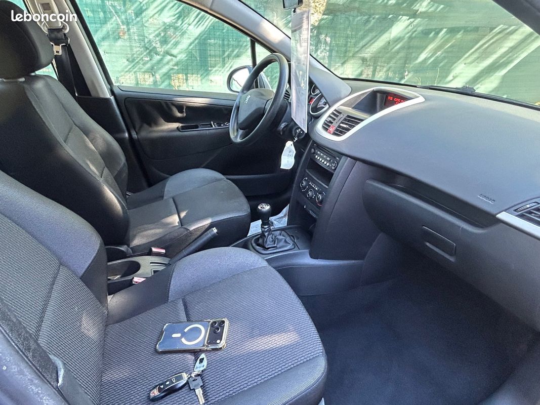 Peugeot 207 1.4 75 cv 5 porte 2ème Main (image 5)