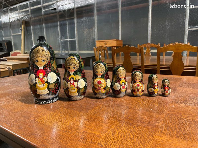 Poupées Russes Matriochkas – 10 Pièces Peintes à La Main – 28 Cm – Russie