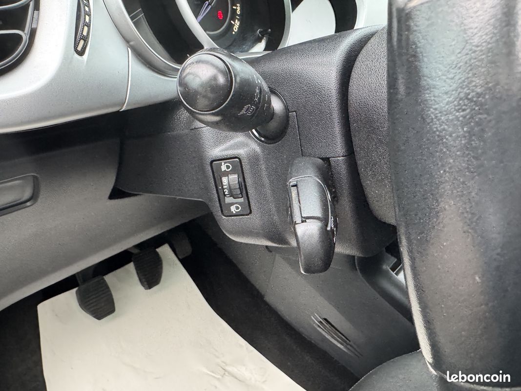Citroen C3 1.4 HDI 70CV CONFORT (image 25)