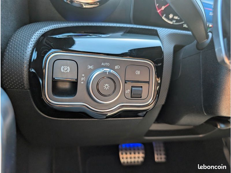 Mercedes Classe A 250 e Hybrid EQ AMG LINE TO SIEGES AVANTS CHAUFFAN (image 23)