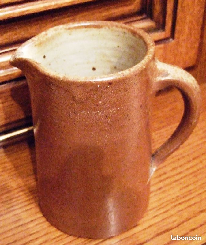 Pot à vin, à eau en terre vintage (image 1)