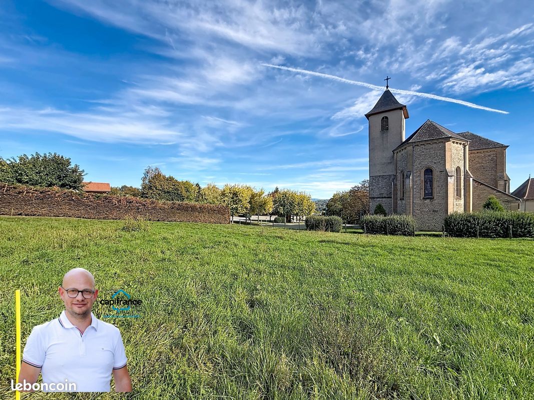 Terrain 912 m² · à Val-de-Virieu · 69 000 €