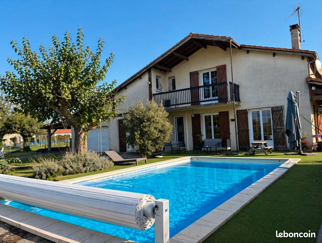 Maison 10 pièces 210 m² · à Rions · 210 m² · 349 000 €