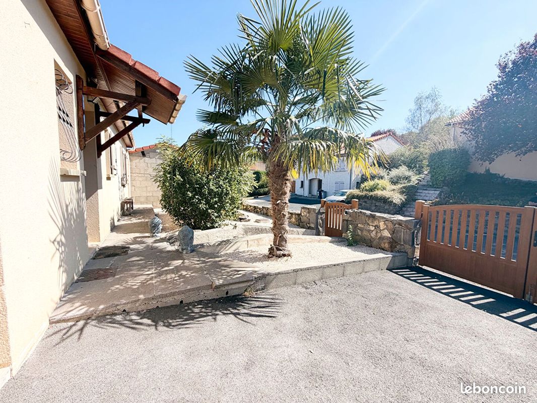 Maison 5 pièces 124 m² · à Chalus · 124 m² · 254 000 €