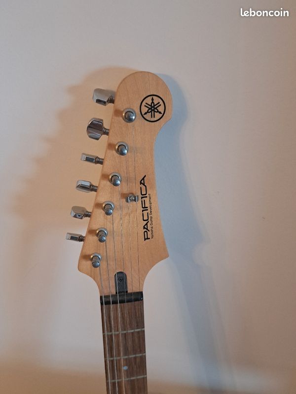 Guitare yamaha pacifica + ampli cube (image 2)