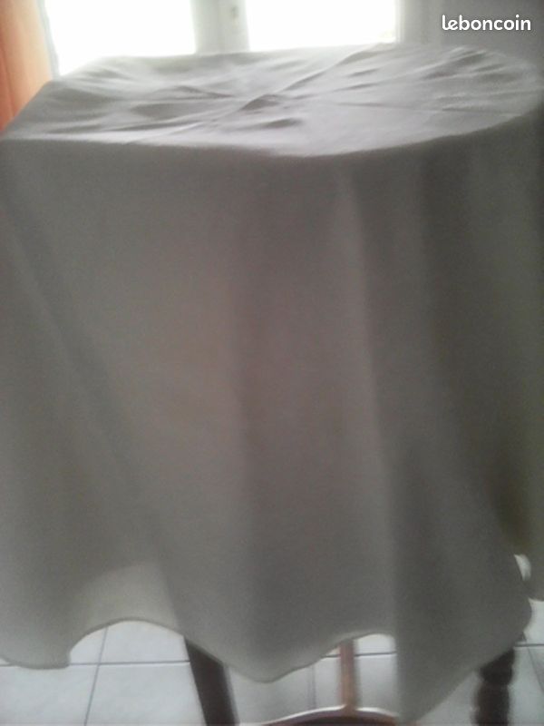 Jolie nappe satinée ronde (image 9)