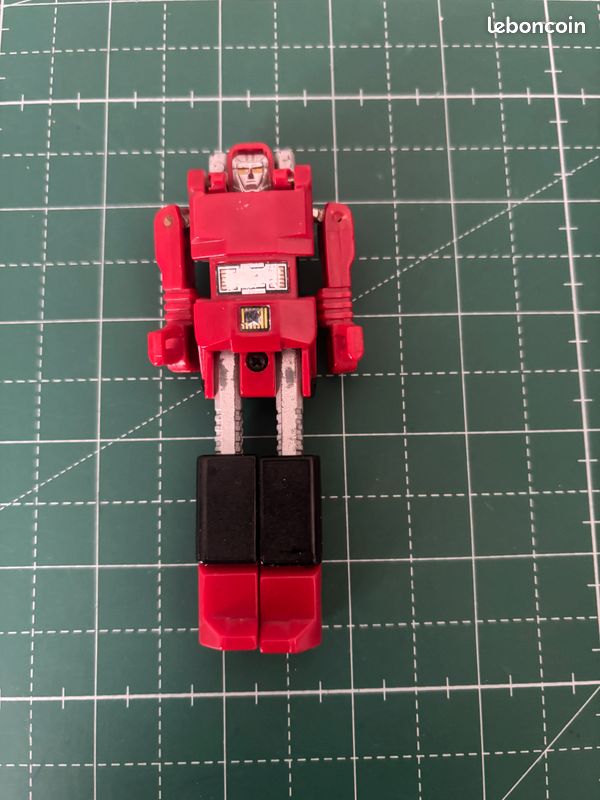 Robot transformable son et lumière 20cm - Modèle Aléatoire - Véhicules miniatures - | Maison de la Presse Robot transformable son et lumière 20cm - Modèle Aléatoire - Véhicules miniatures - | Maison de la Presse