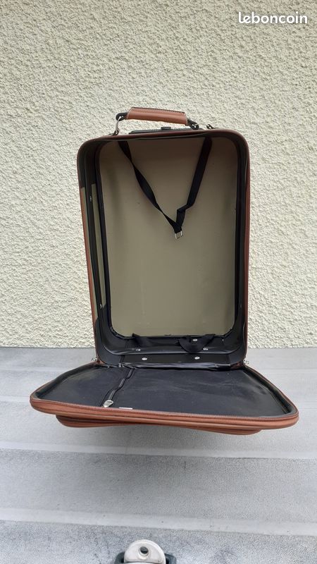 Valise + vanity (image 2)