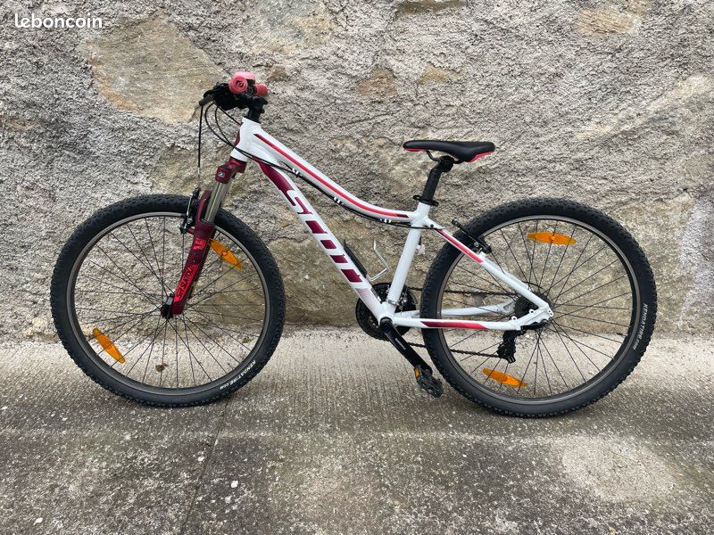 Vélo Scott 26 pouces blanc Vélos