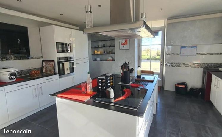 Maison 5 pièces 210 m²