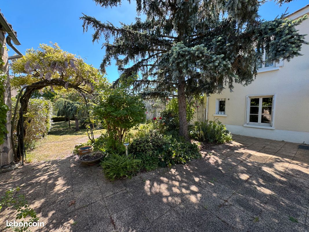 Maison 4 pièces 98 m² · à Poitiers · 98 m² · 200 000 €