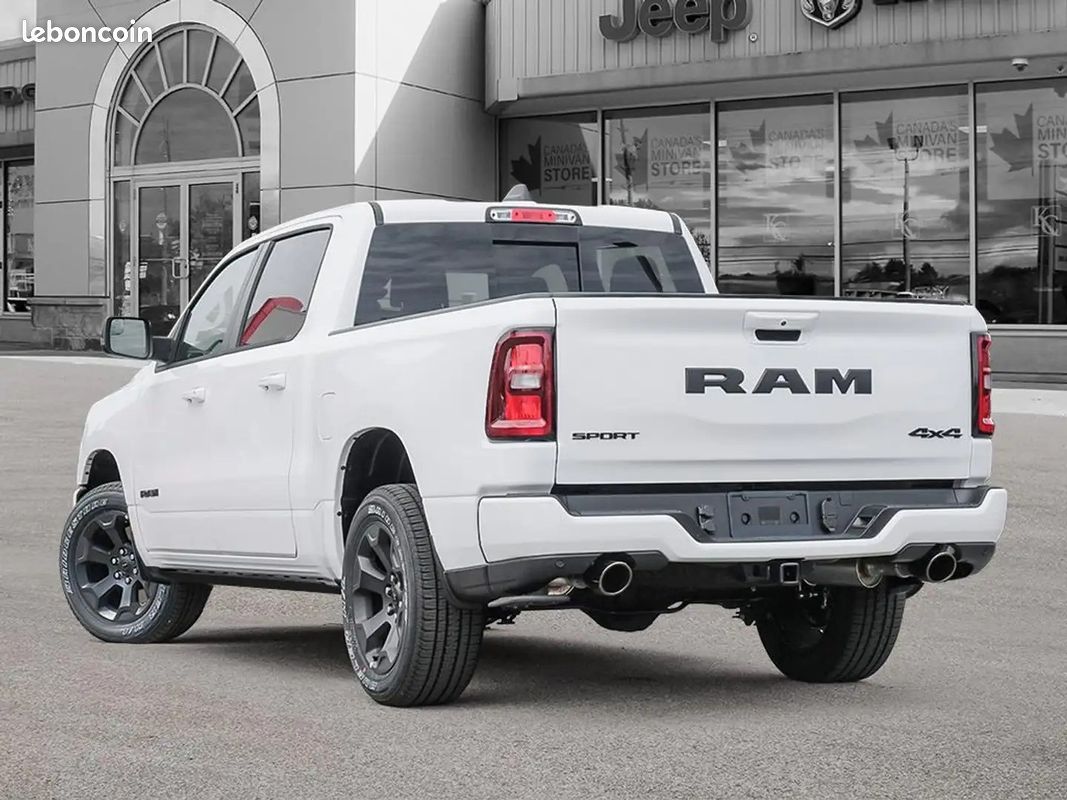 Dodge RAM 1500 Sport 5.7 HEMI V8 4x4 Crew Cab – Caméras 360 – ACC – Neuf - TVA récupérable (image 5)