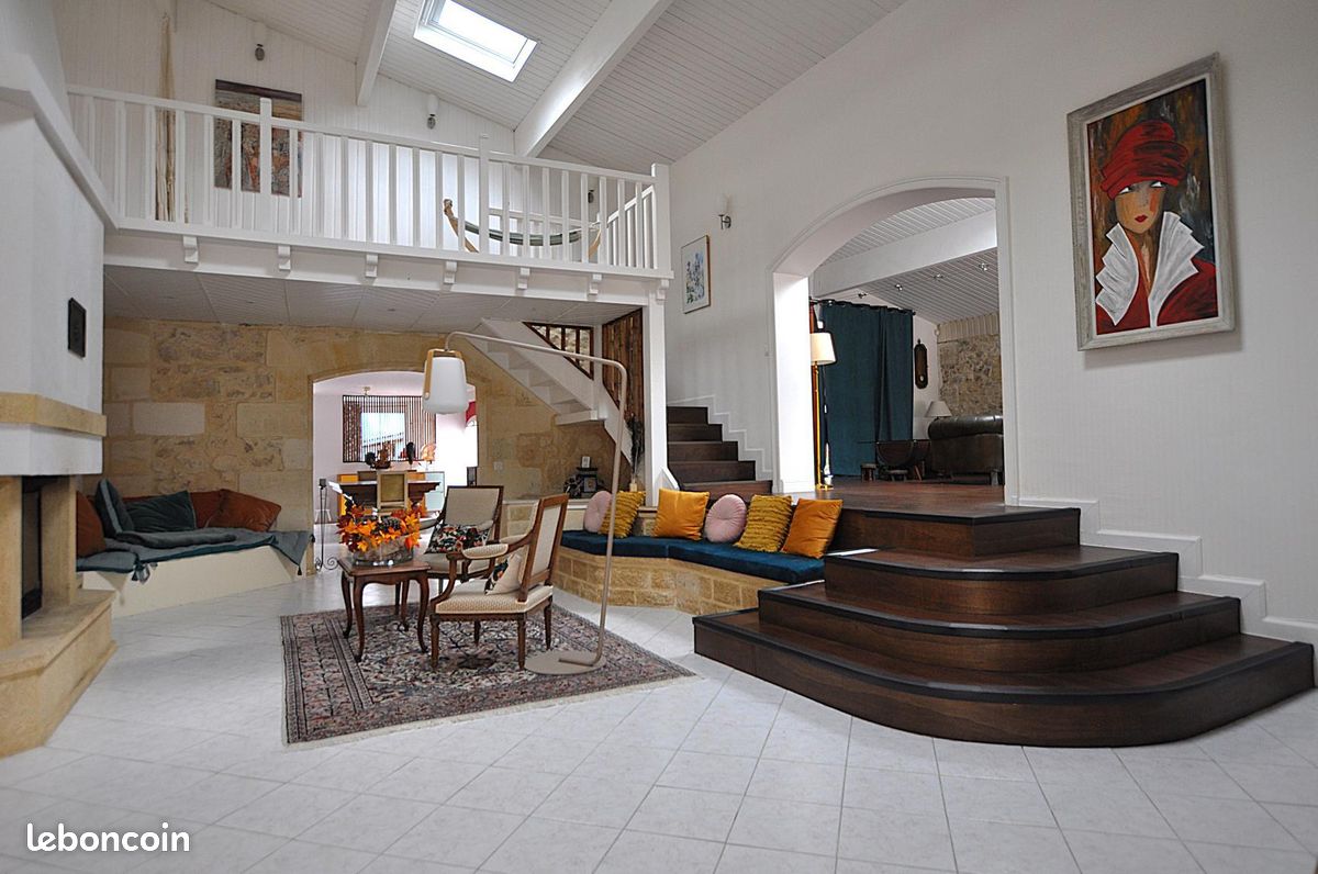 Maison 10 pièces 340 m² · à Capian · 340 m² · 465 750 €