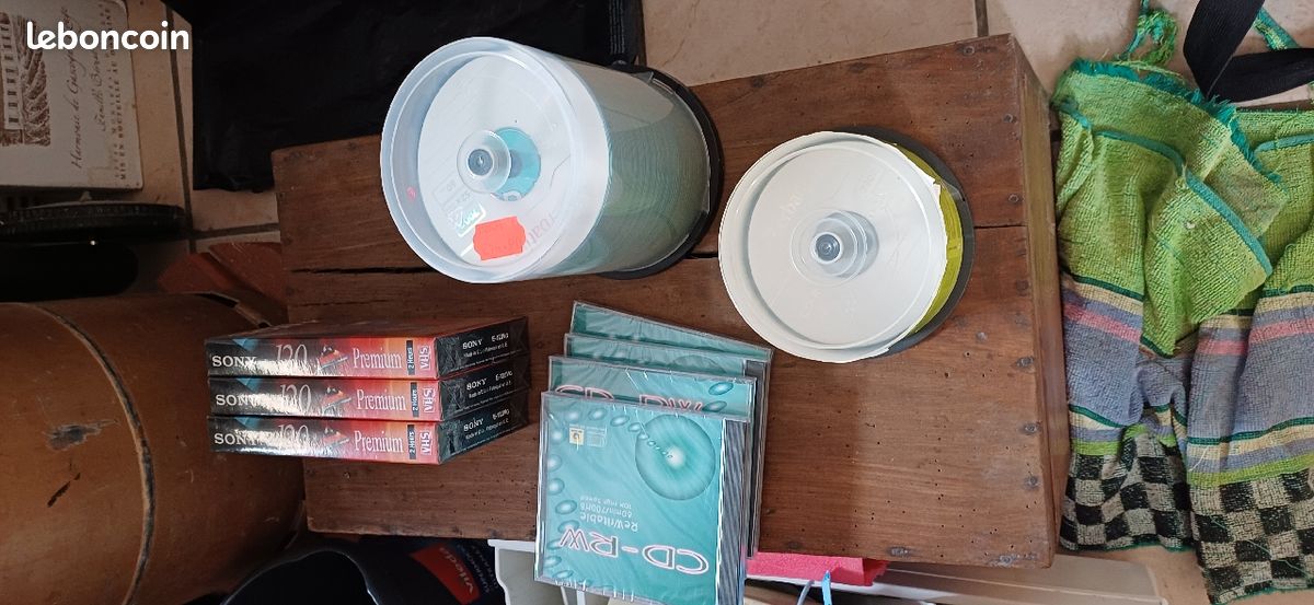 CD à graver et cassettes vierges (image 1)