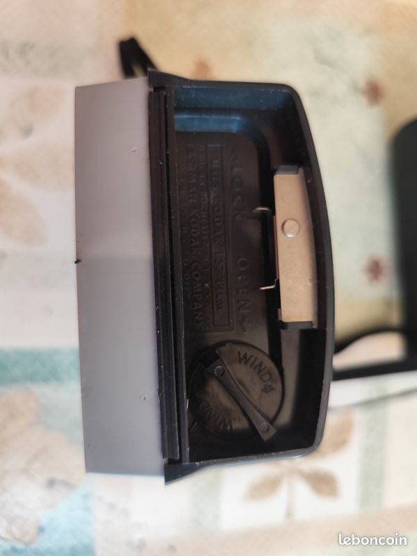 Appareil Photo Vintage Kodak Brownie Starluxe 4 – Blanc, Compact à Soufflet, Objectif Fixe