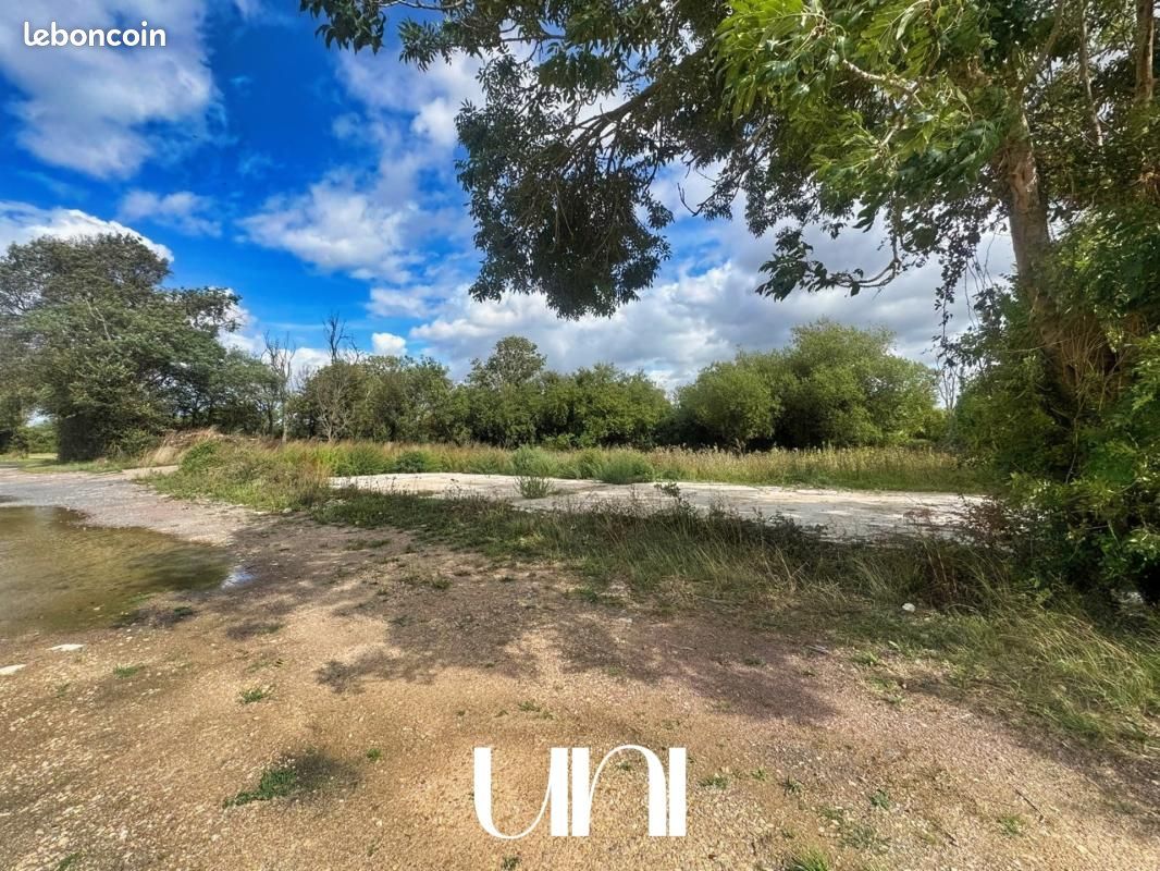 Terrain 1468 m² · à Rots · 237 500 €
