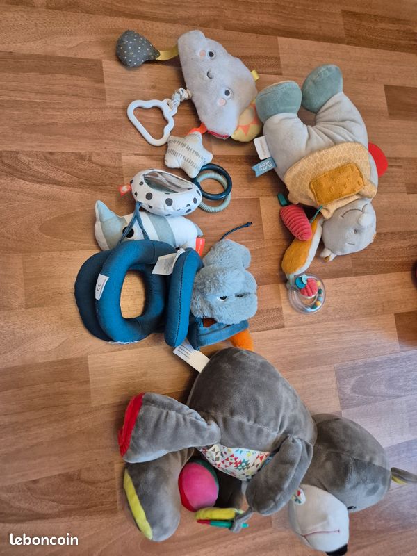 Ensemble peluche éveil et accessoire poussette (image 2)