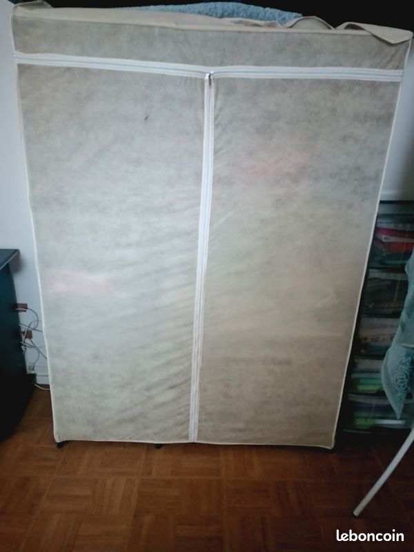 700578 (image 1)
