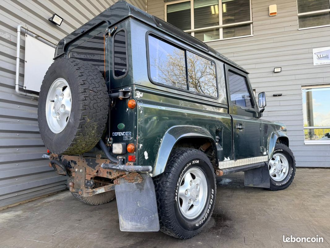 Land Rover Defender 90 (image 3)
