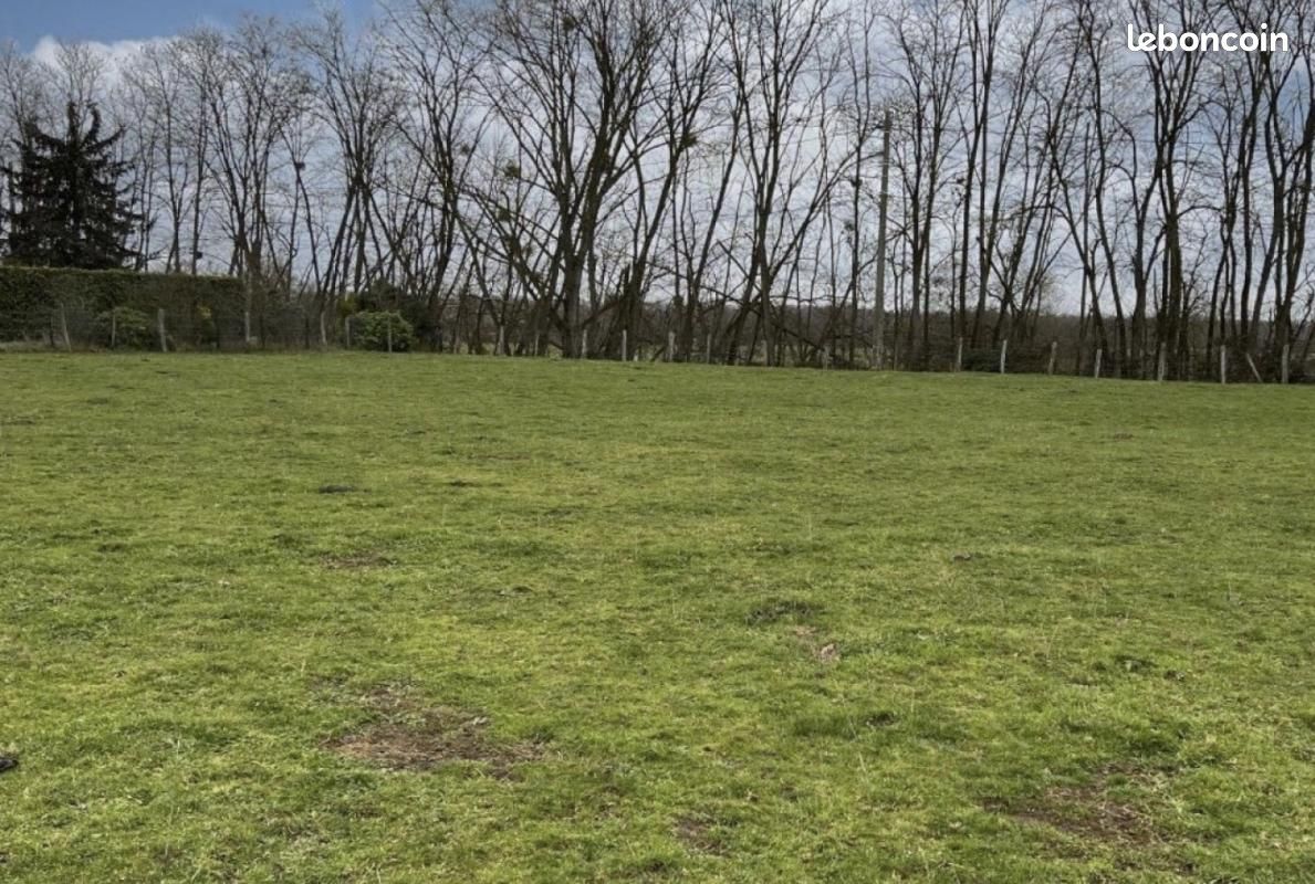 Terrain 1 538 m² Chassenard · 18 900 €