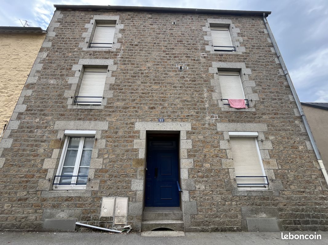 Immeuble 229 m² · à Fougères · 229 m² · 342 870 €
