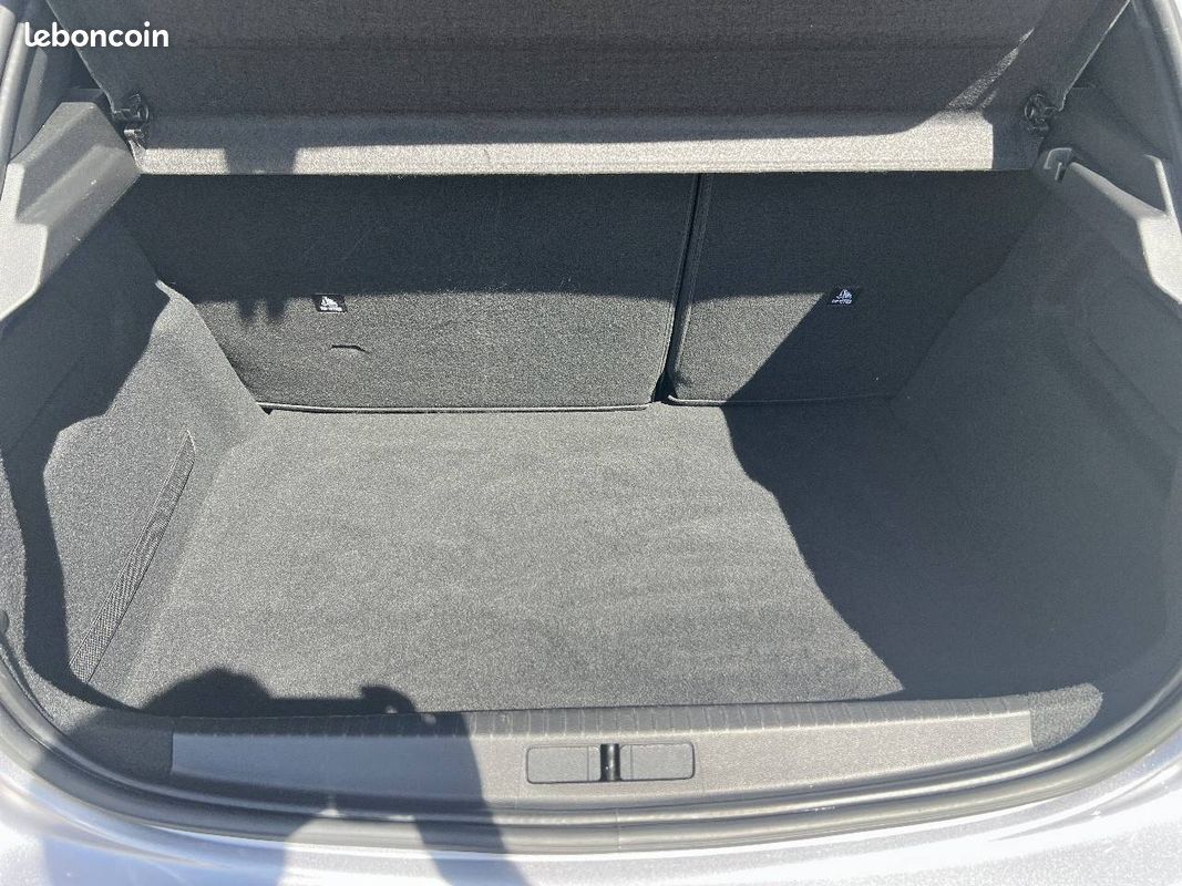 PEUGEOT 208 PureTech 100 S&S BVM6 GT Pack (image 6)